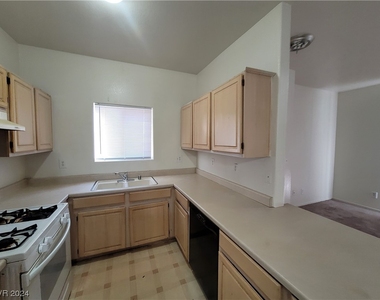 5650 E Sahara Avenue - Photo Thumbnail 14