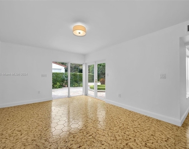 1240 Ortega Ave - Photo Thumbnail 11