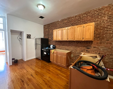 122 Bergen Street - Photo Thumbnail 14