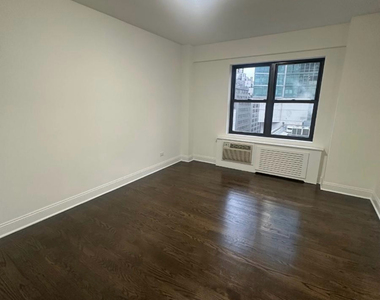 157 East 57th Street - Photo Thumbnail 4