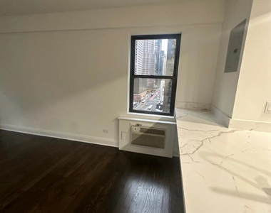 157 East 57th Street - Photo Thumbnail 8