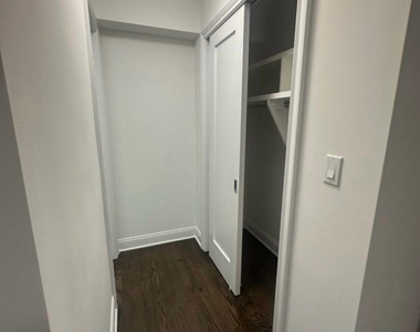 157 East 57th Street - Photo Thumbnail 6