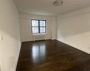 157 East 57th Street - Photo Thumbnail 9