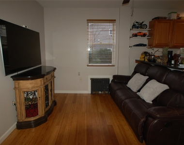 46 Lewis Avenue - Photo Thumbnail 11