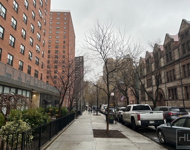 West 91st Street - Photo Thumbnail 4