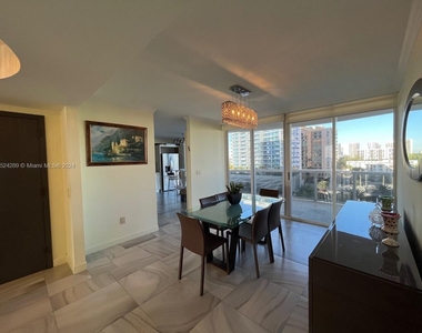 17555 Collins Ave - Photo Thumbnail 14