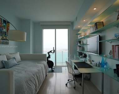 950 Brickell Bay Dr - Photo Thumbnail 9