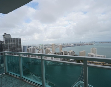 950 Brickell Bay Dr - Photo Thumbnail 16