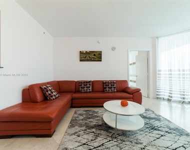 16699 Collins Ave - Photo Thumbnail 13