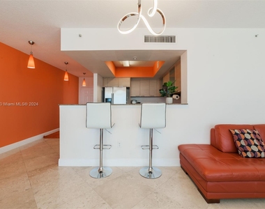 16699 Collins Ave - Photo Thumbnail 17