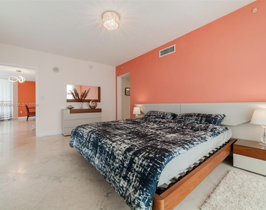 16699 Collins Ave - Photo Thumbnail 23