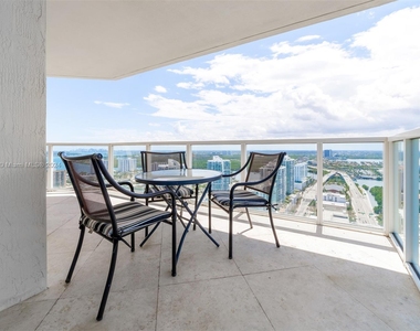 16699 Collins Ave - Photo Thumbnail 45