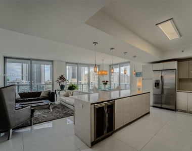 2600 E Hallandale Beach Blvd - Photo Thumbnail 8