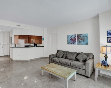 801 Brickell Key Blvd - Photo Thumbnail 7