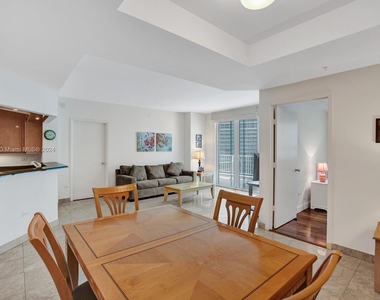 801 Brickell Key Blvd - Photo Thumbnail 5