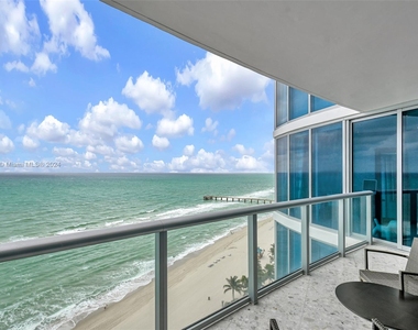 17001 Collins Ave - Photo Thumbnail 7