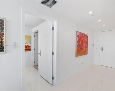 6899 Collins Ave - Photo Thumbnail 27