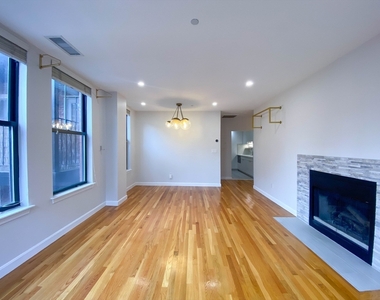 75 Clarendon St - Photo Thumbnail 2