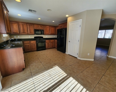 6023 Devers Court - Photo Thumbnail 10