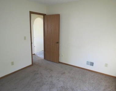 438 Oak Breeze Drive - Photo Thumbnail 20