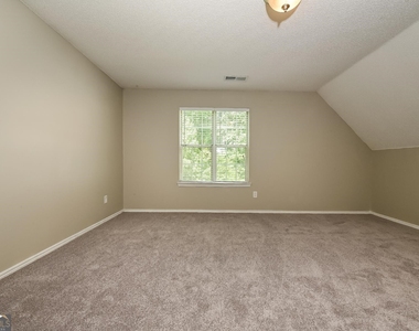 6089 Giles Court - Photo Thumbnail 12