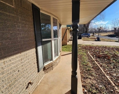 7700 S Eagle Lane - Photo Thumbnail 1