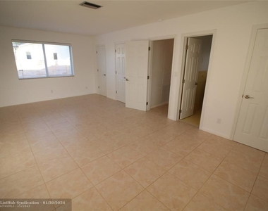 4454 W Tradewinds Ave - Photo Thumbnail 13