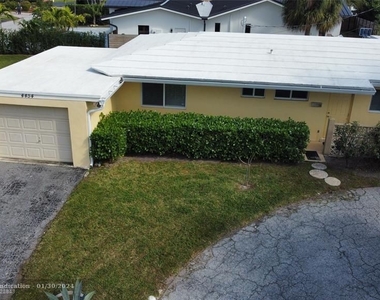 4454 W Tradewinds Ave - Photo Thumbnail 4