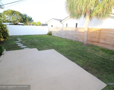 4454 W Tradewinds Ave - Photo Thumbnail 17