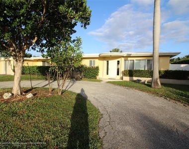 4454 W Tradewinds Ave - Photo Thumbnail 8