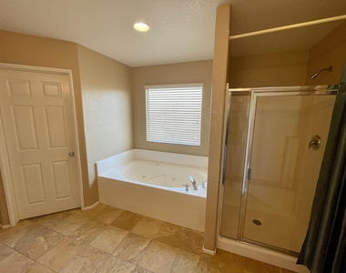 1563 Granville Way - Photo Thumbnail 14