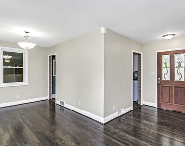 1108 Rutland Avenue - Photo Thumbnail 2