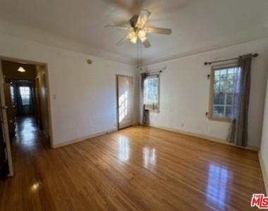 9048 N Phyllis Ave - Photo Thumbnail 14