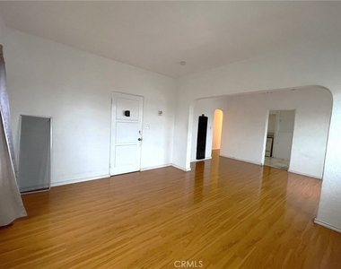 20 N Bushnell Avenue 1/2 - Photo Thumbnail 3