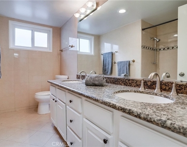 12557 Chandler Boulevard - Photo Thumbnail 20