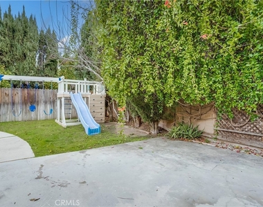 12557 Chandler Boulevard - Photo Thumbnail 25