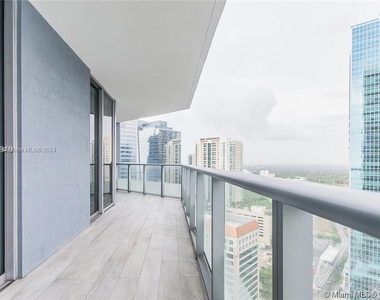 1300 Brickell Bay Dr - Photo Thumbnail 9