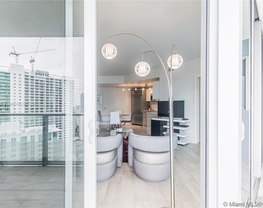 1300 Brickell Bay Dr - Photo Thumbnail 10