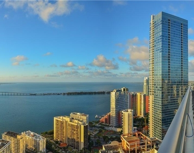 1300 Brickell Bay Dr - Photo Thumbnail 24