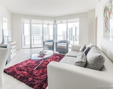 1300 Brickell Bay Dr - Photo Thumbnail 2