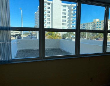 1410 S Ocean Dr - Photo Thumbnail 14