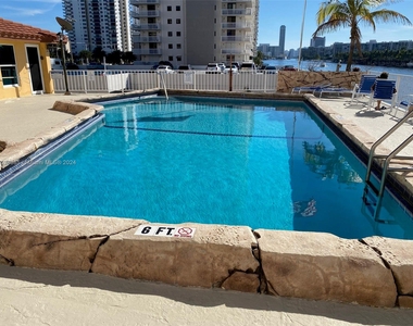 1410 S Ocean Dr - Photo Thumbnail 19