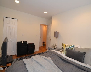 1251 W. Henderson, Unit 4 - Photo Thumbnail 14