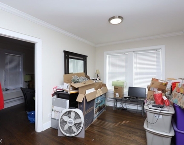 4216 N. Clark, Unit 4 - Photo Thumbnail 7