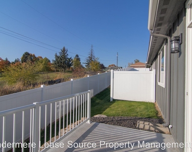 411 N Mayhew Lane - Photo Thumbnail 19