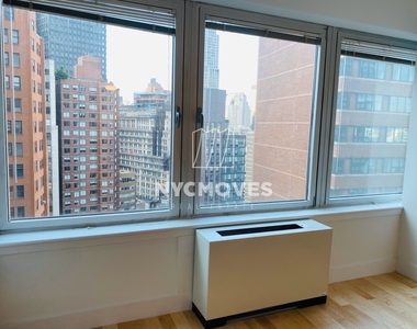 Water Street, New York - Photo Thumbnail 16