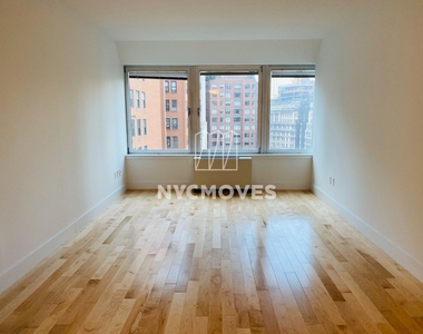 Water Street, New York - Photo Thumbnail 15