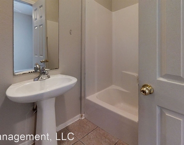 552 Harper Ave Unit 3 - Photo Thumbnail 9