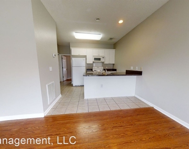 552 Harper Ave Unit 3 - Photo Thumbnail 2