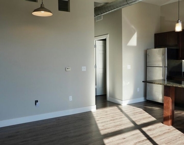 855 Michigan Street - Photo Thumbnail 12